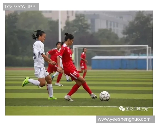 中国足球女球星风采展现 从场上到场下的精彩瞬间 中国足球女球星风采展现 从场上到场下的精彩瞬间